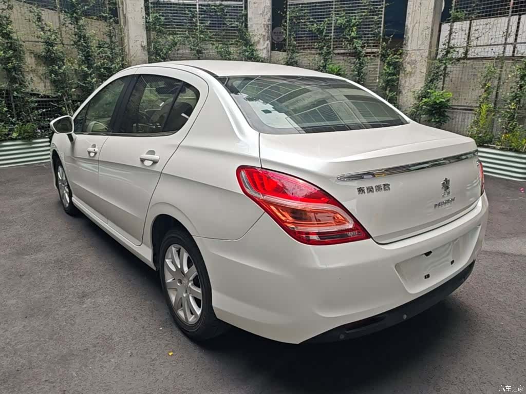 Peugeot 308, 2015 все фото