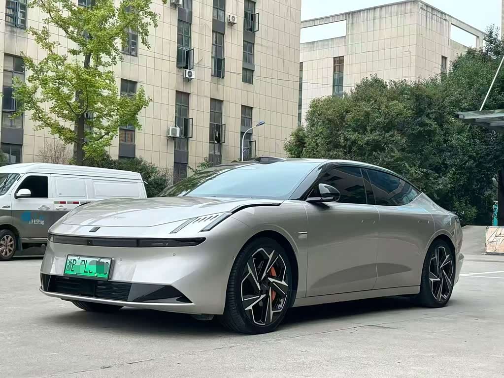 Lynk & Co Z10