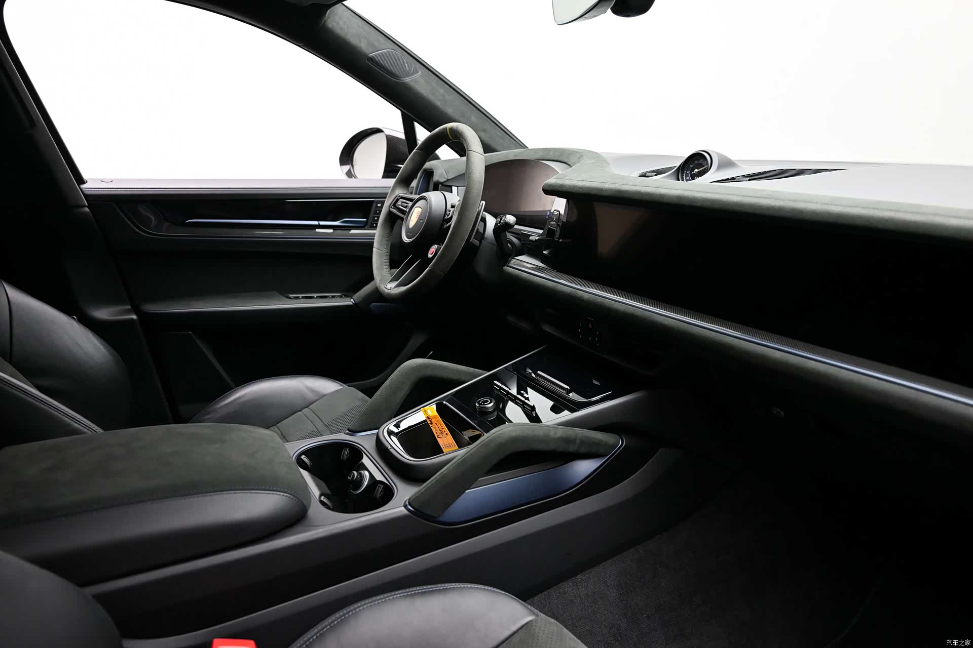 Porsche Cayenne, 2024 все фото