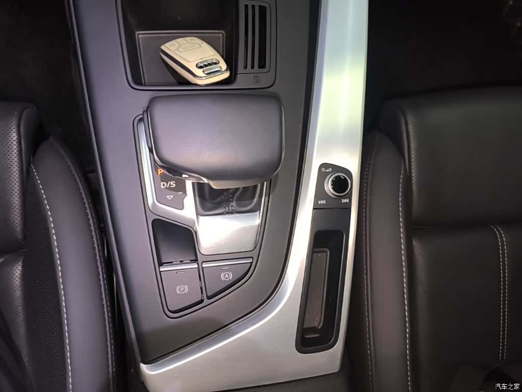 Audi A4L, 2024 14