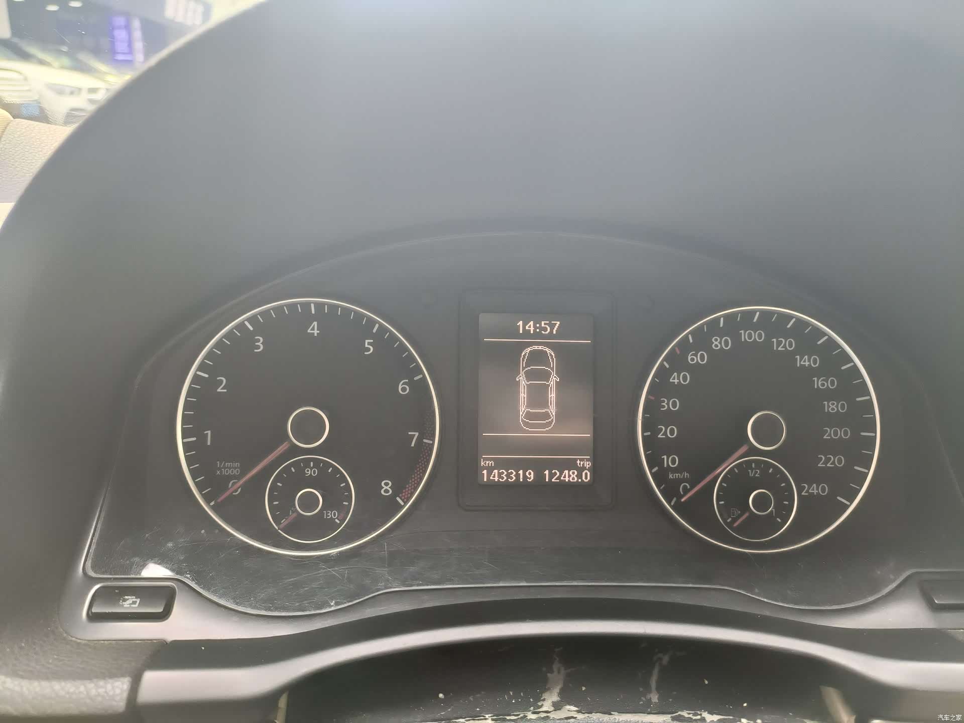 Volkswagen Sagitar, 2011 7