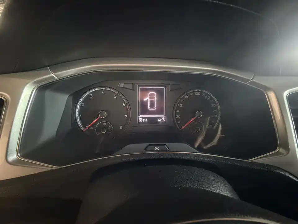 Volkswagen T-ROC exploring Songs