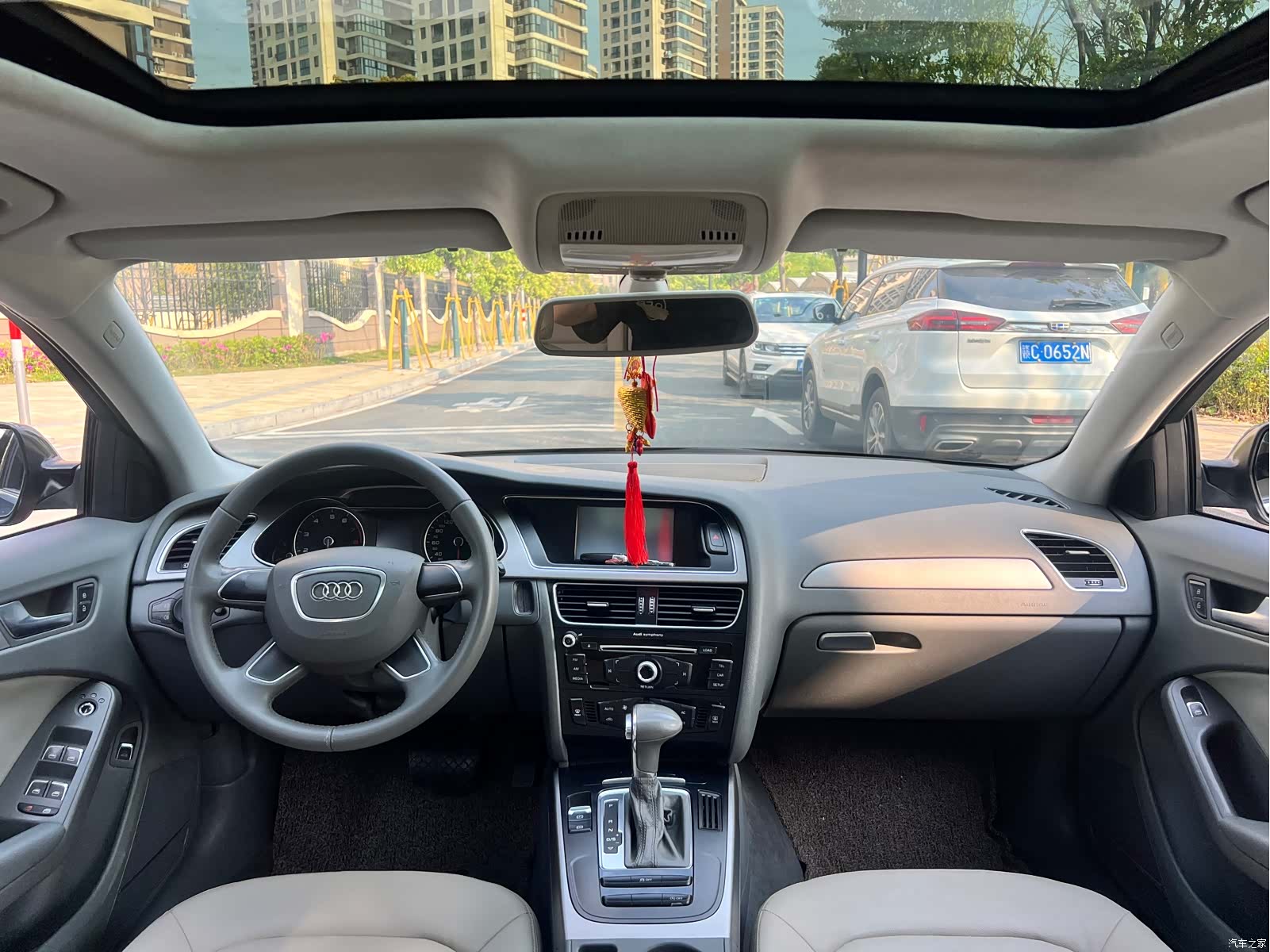 Audi A4L, 2013 11