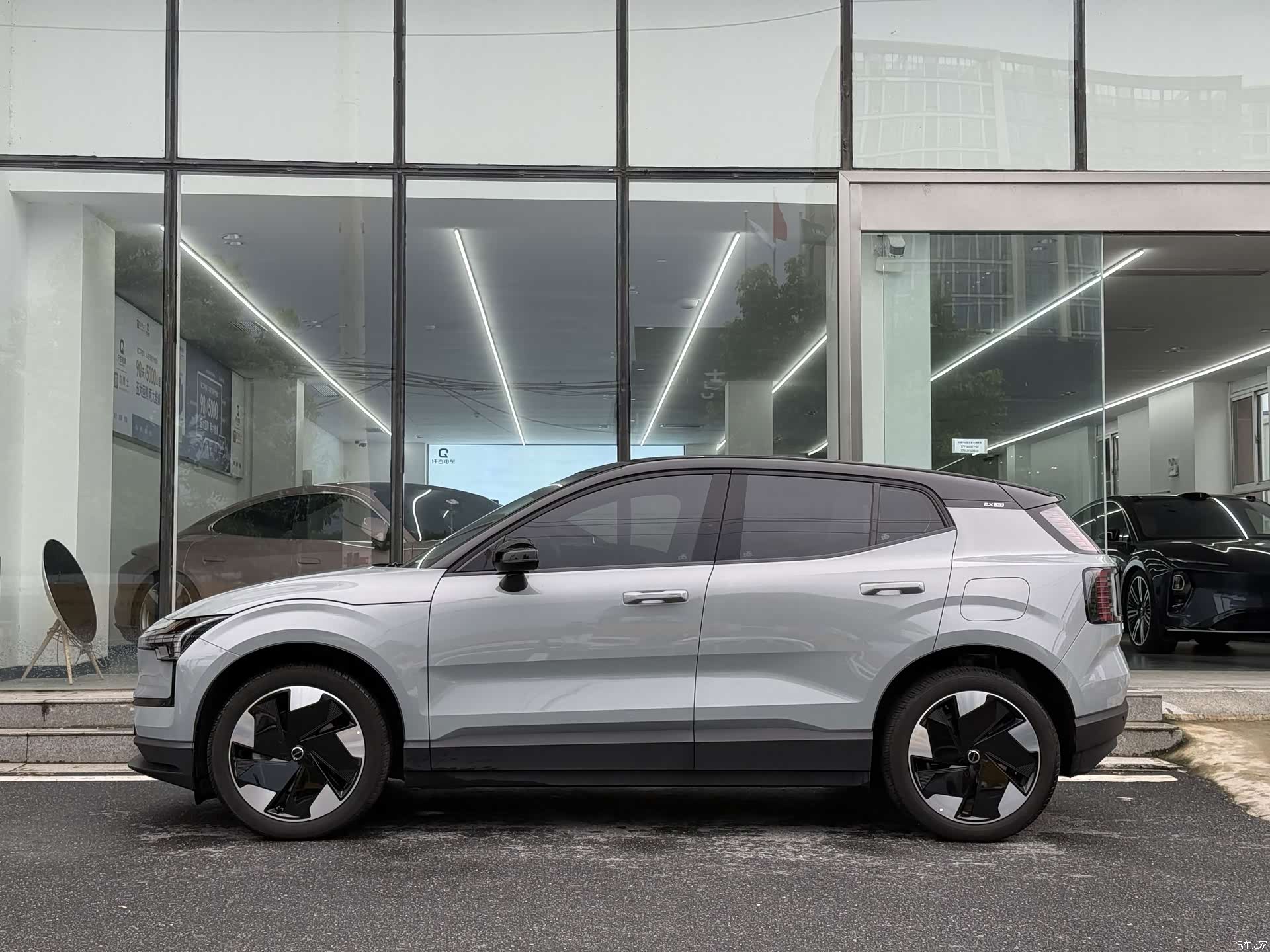 Volvo EX30, 2024 7