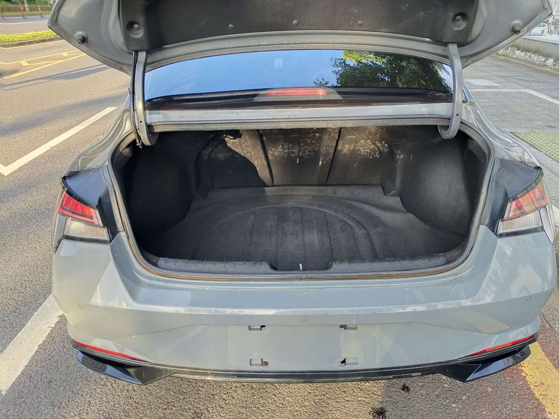 Hyundai Elantra, 2021 10