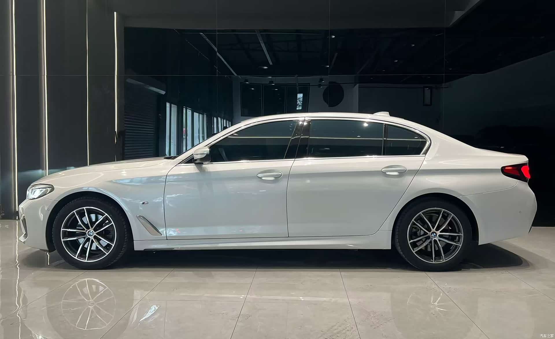 BMW 5 Series, 2024 4