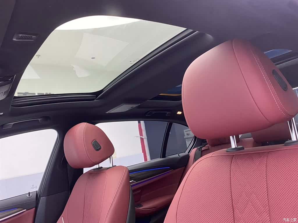 BMW 5 Series, 2022 24