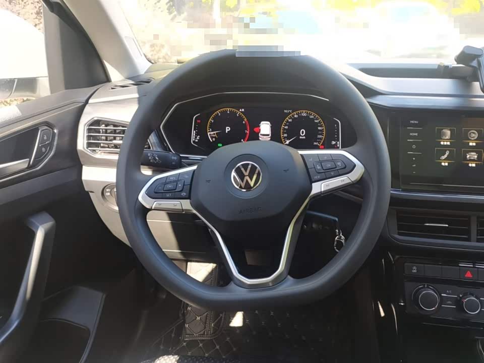 Volkswagen Exploring the shadow