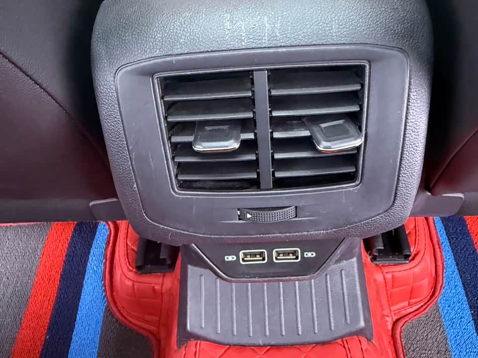 Volkswagen T-ROC exploring Songs