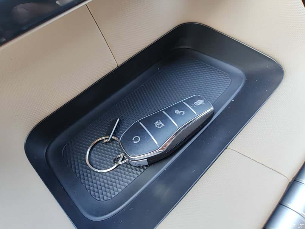 BYD Dolphin, 2026 9
