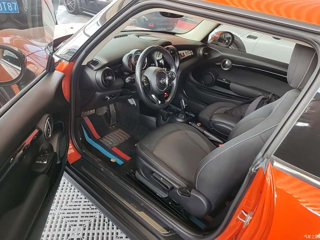 Mini ONE, 2019 15