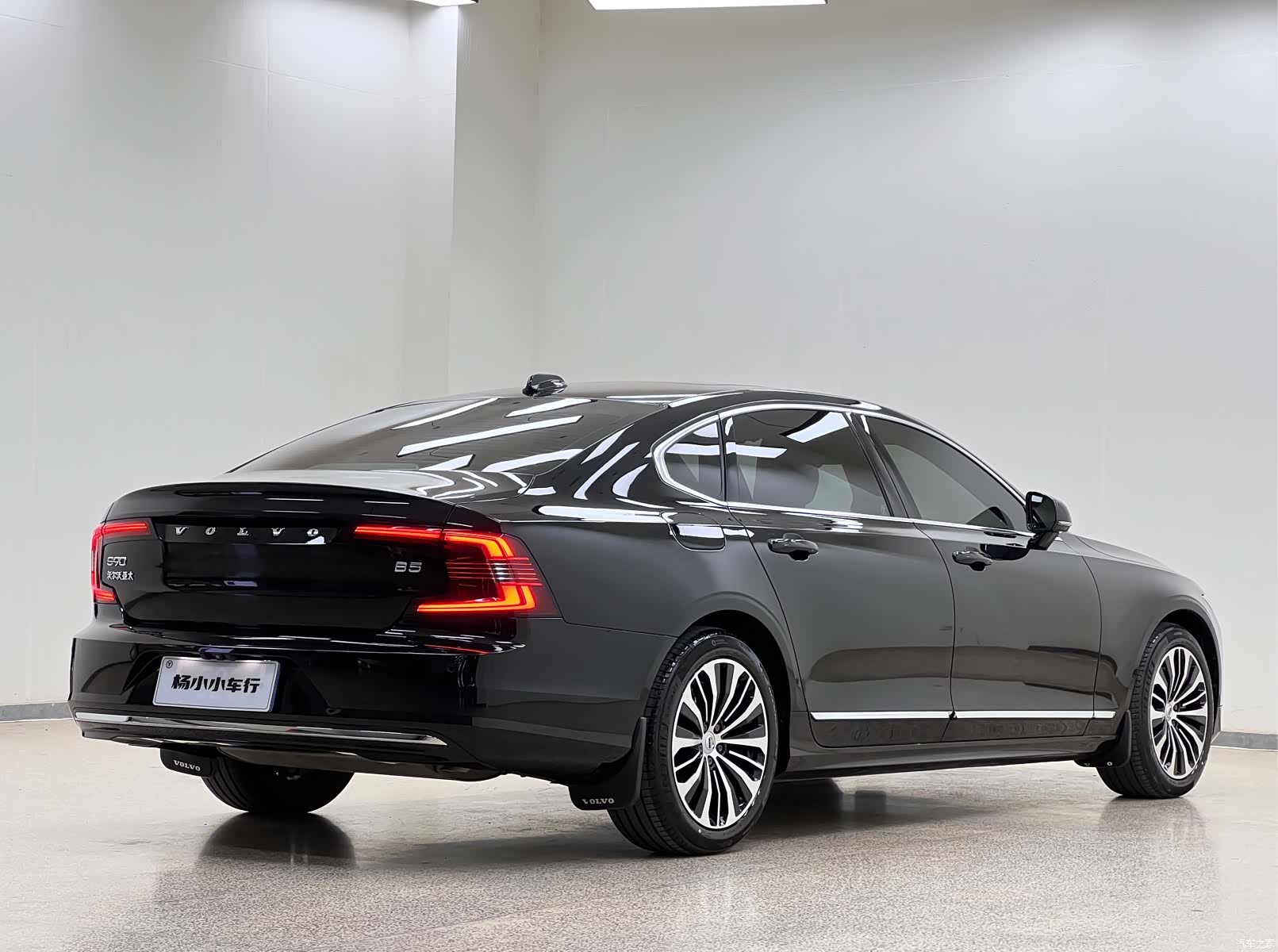 Volvo S90, 2024 все фото