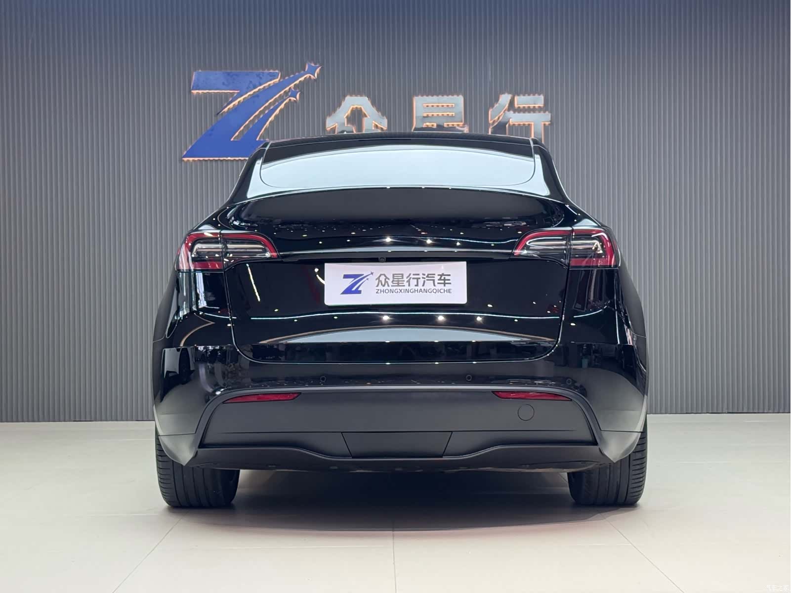 Tesla Model Y, 2023 4