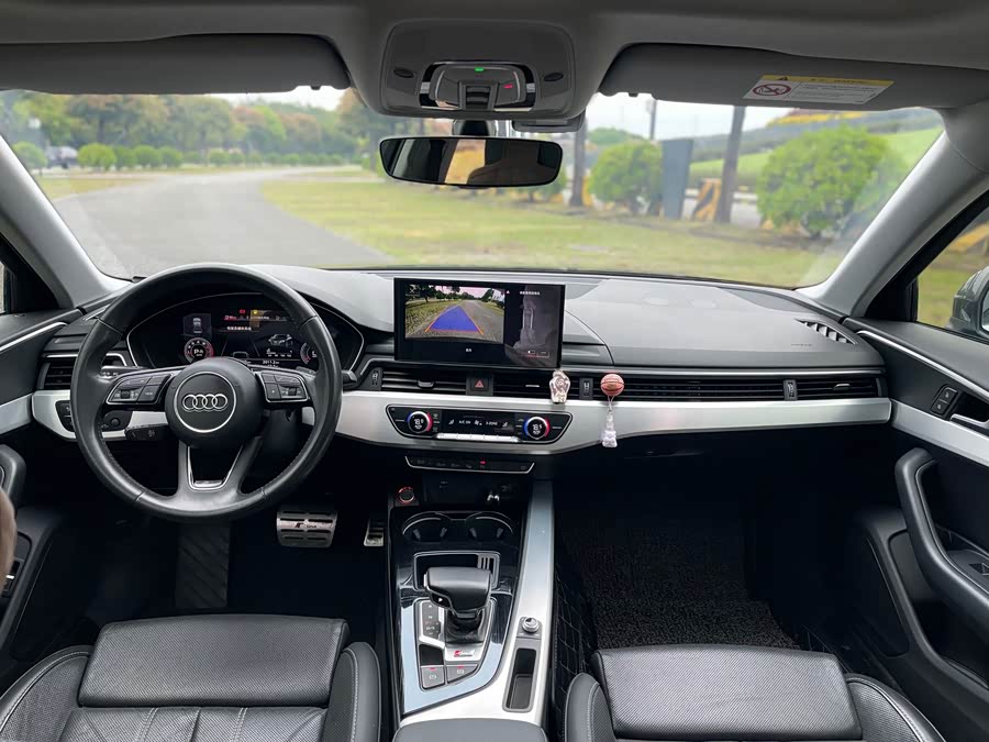 Audi A4L 2020, фото 5