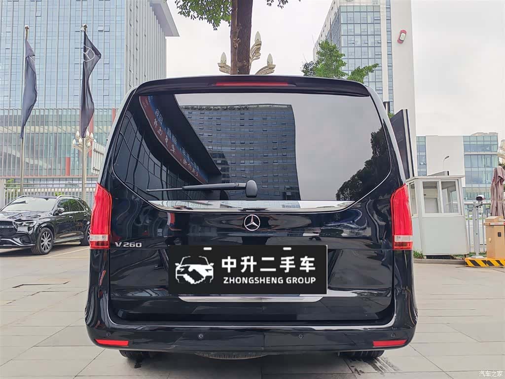 Mercedes-Benz V-Class, 2024 6