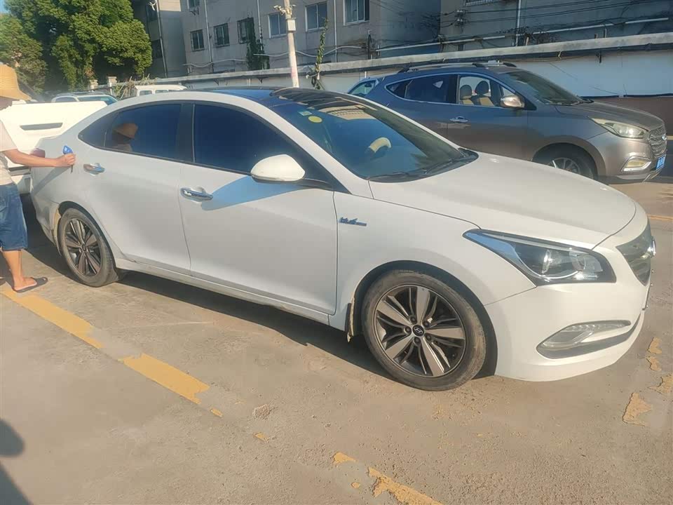 Hyundai Name picture
