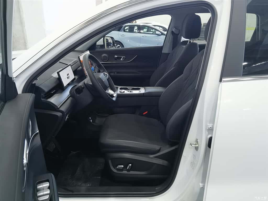 Chery Tiggo 8 Plus, 2026 10
