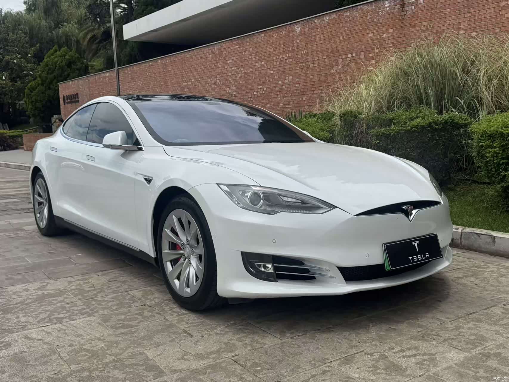 Tesla Model S, 2014 9