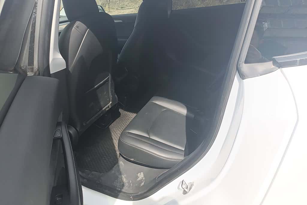 Tesla Model Y, 2021 11