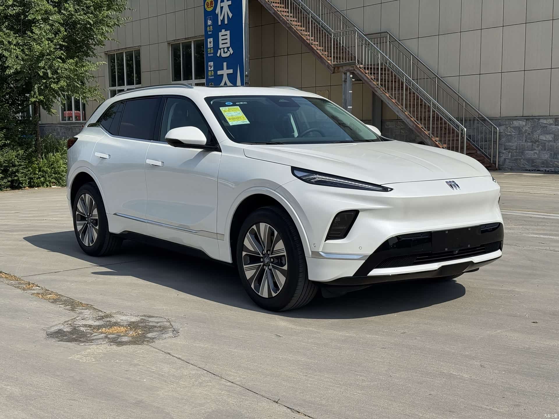 Buick E5, 2025 3