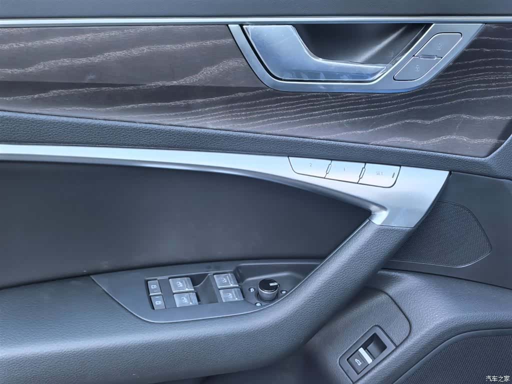 Audi A6L, 1900 17