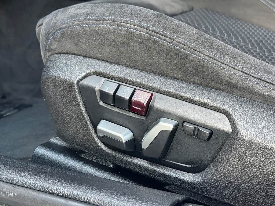 BMW 3 Series 2018, фото 9
