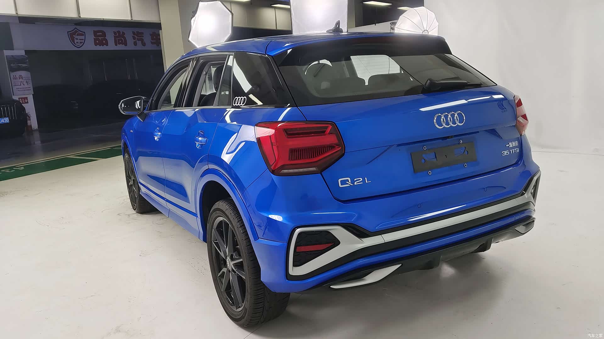 Audi Q2L, 2023 6