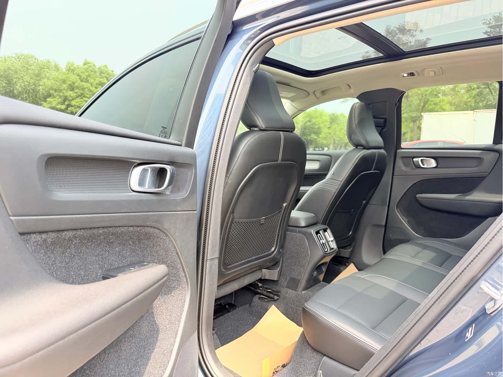 Volvo XC40, 2020 все фото