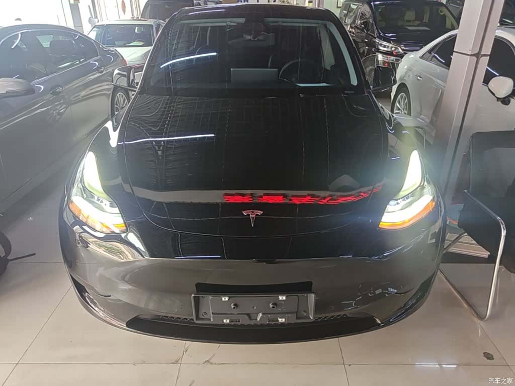 Tesla Model Y, 2022 3