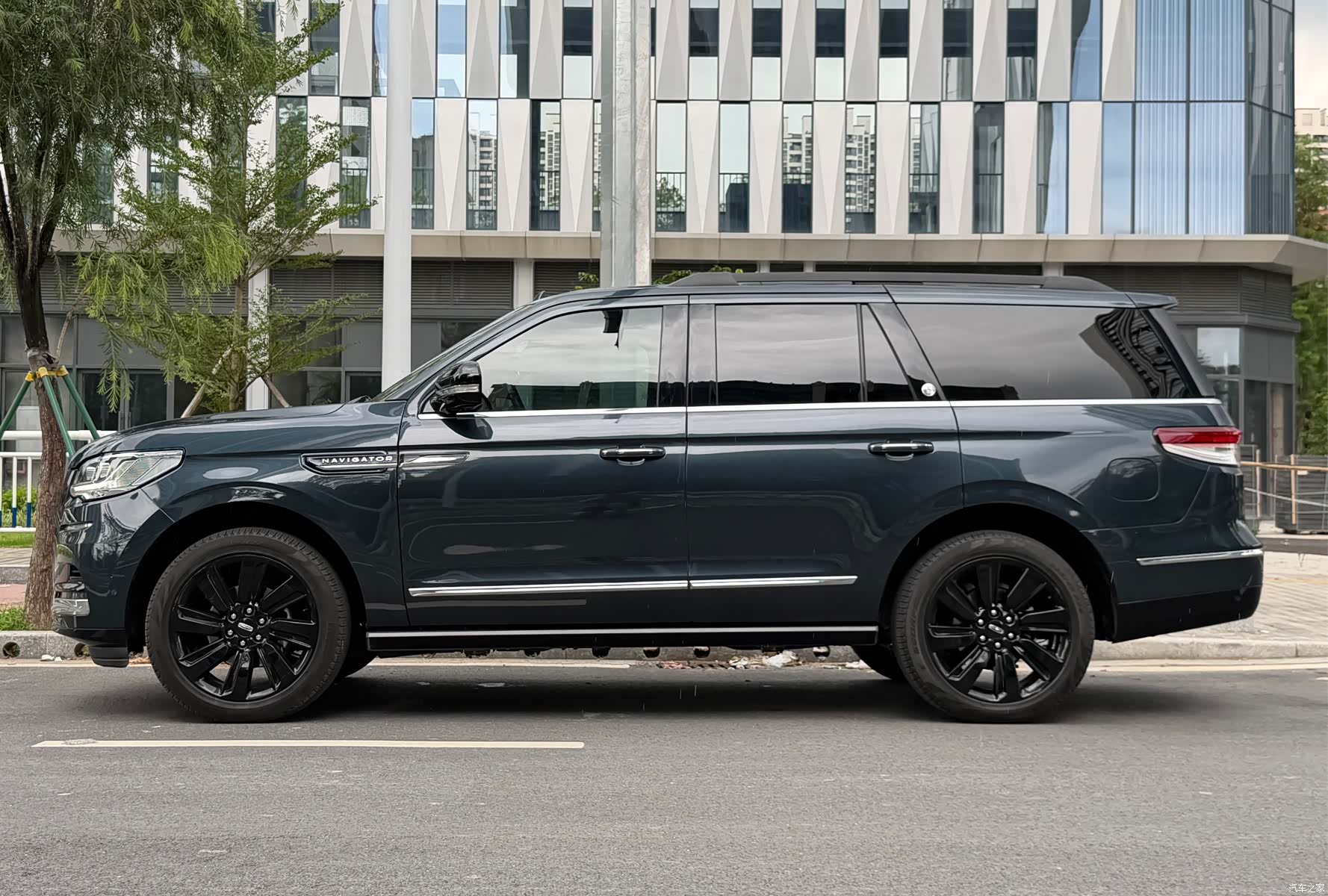 Lincoln Navigator, 2023 23