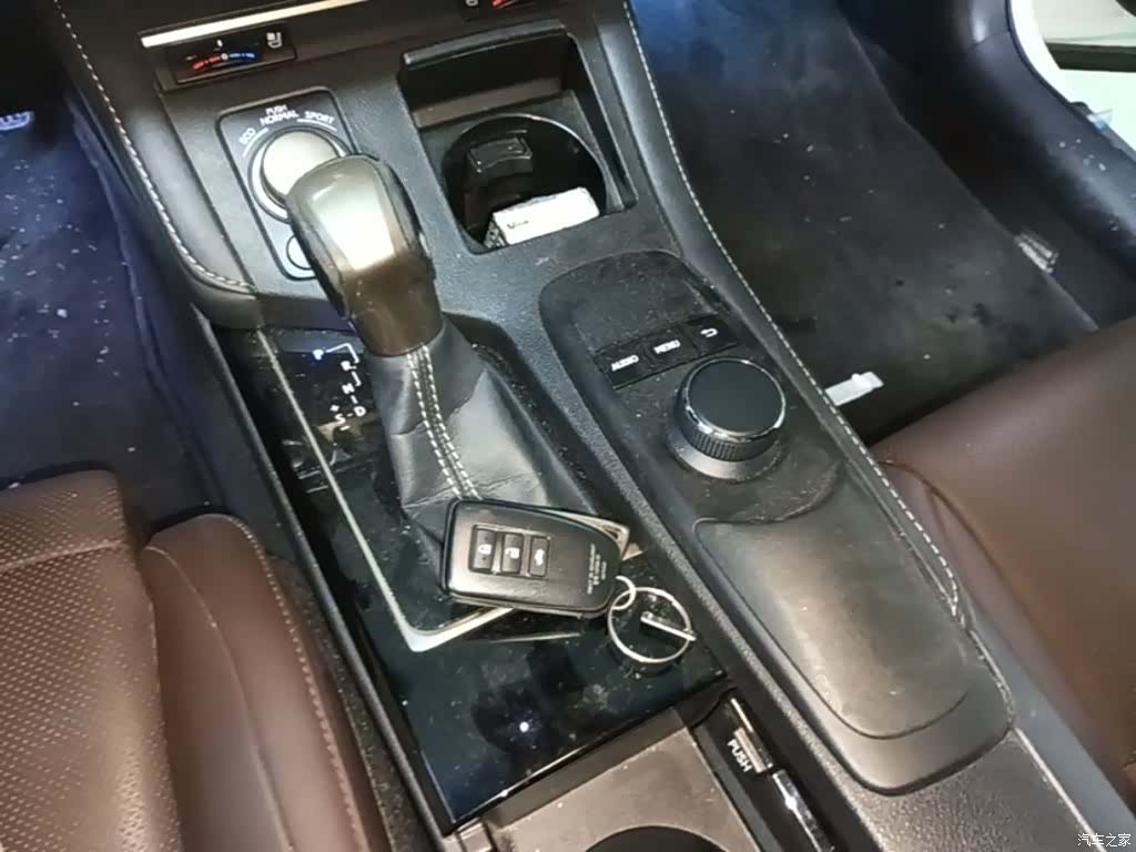 Lexus ES, 2018 14