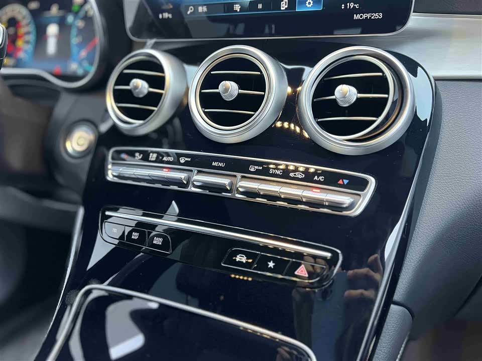 Mercedes-Benz GLC Mercedes-Benz GLC