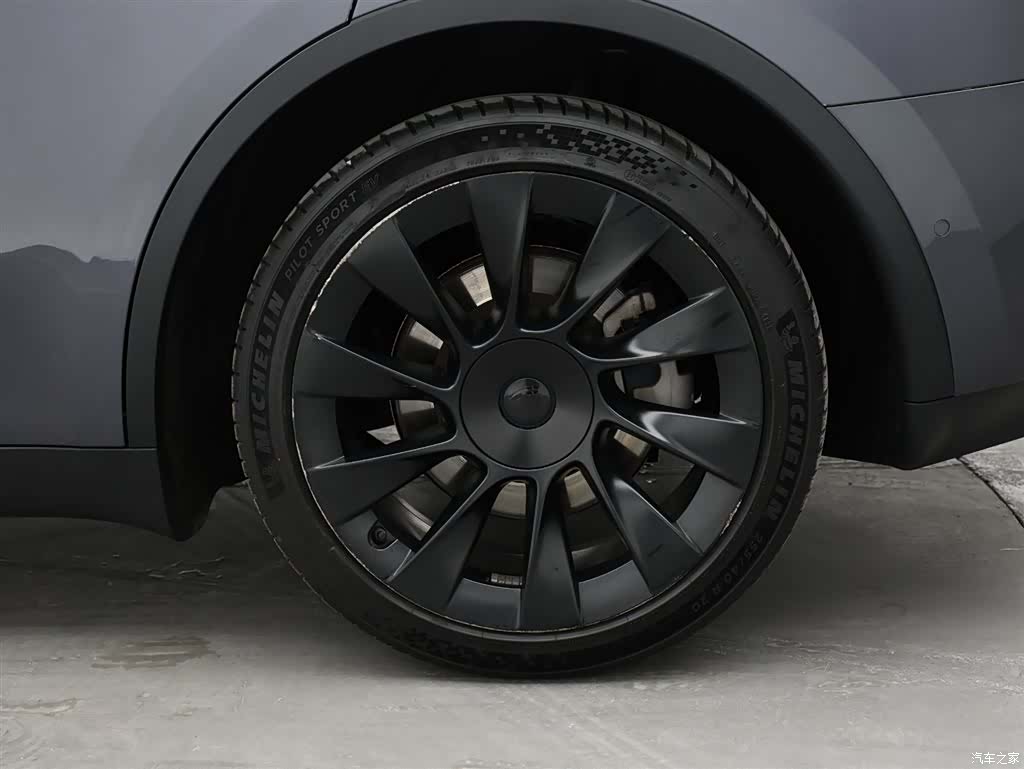 Tesla Model Y, 2021 9