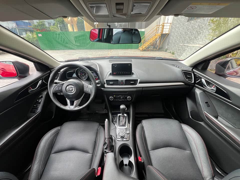 Mazda 3 Angkesaila