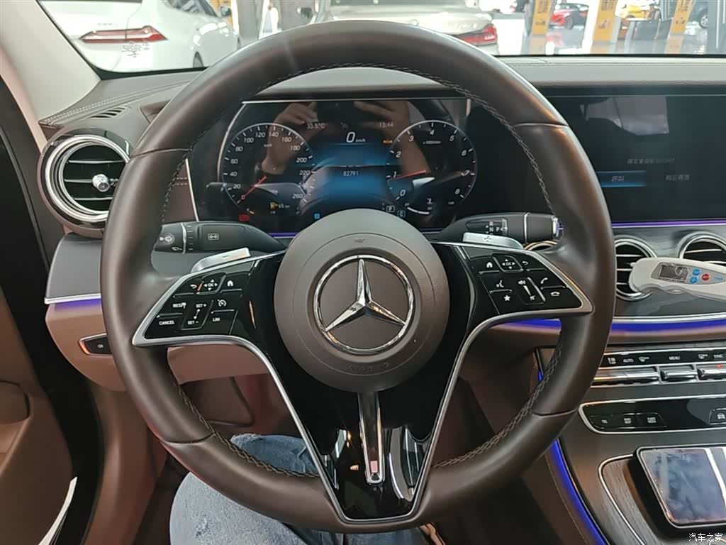 Mercedes-Benz E-Class, 2023 11