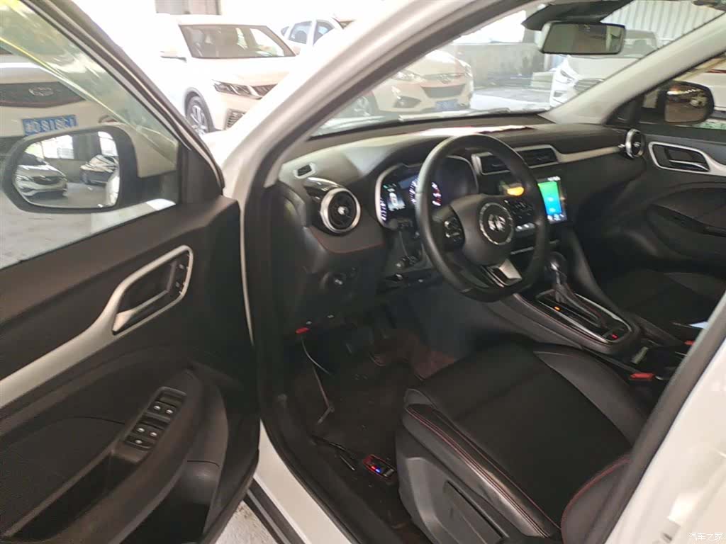 MG ZS, 2022 16