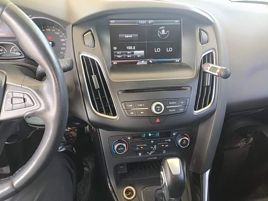 Ford Focus 2016, фото 13