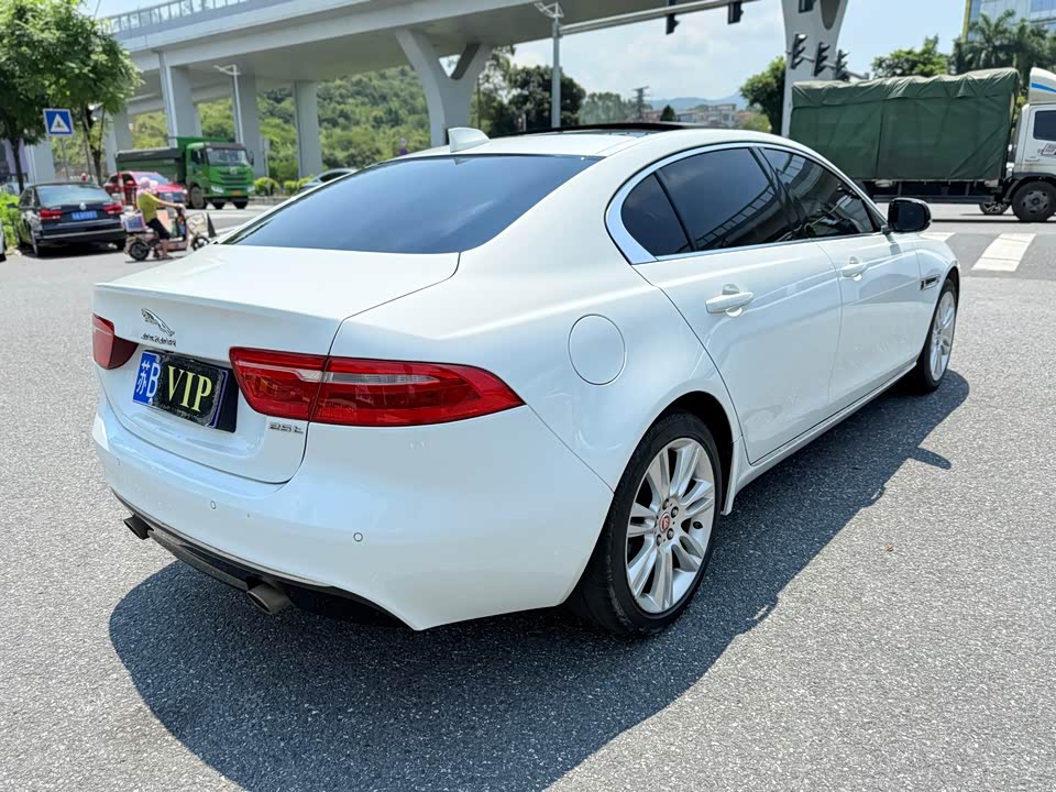 Jaguar XEL Jaguar XEL