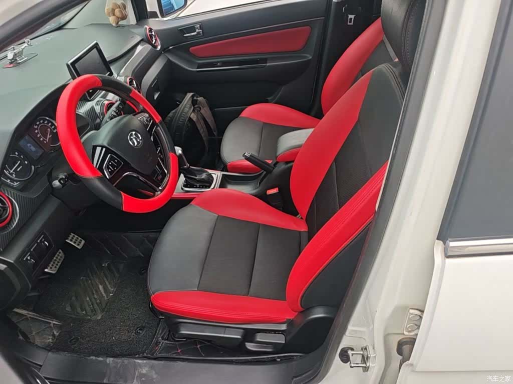 BAIC X25, 2016 15