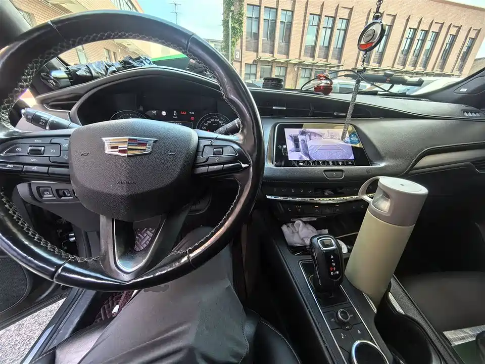 Cadillac XT4