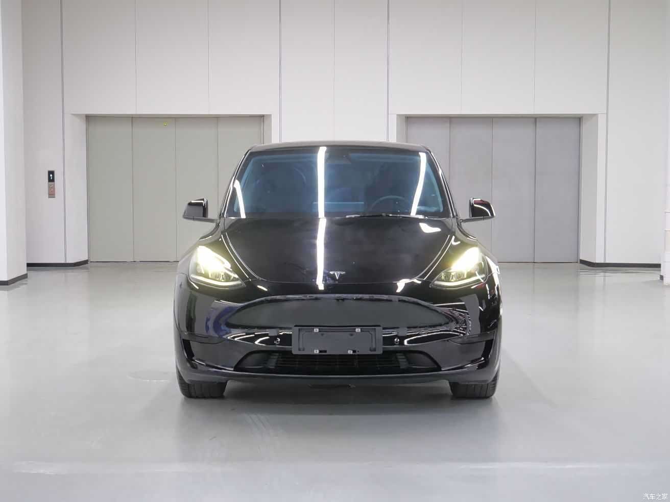 Tesla Model Y, 2022 2