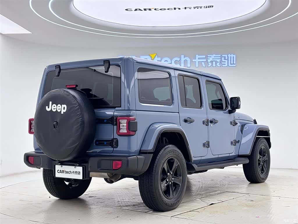 Jeep Wrangler, 2023 12