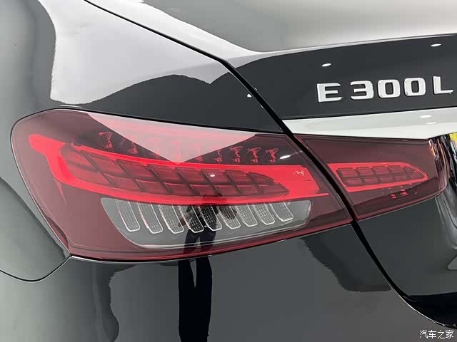 Mercedes-Benz E-Class, 2022 18