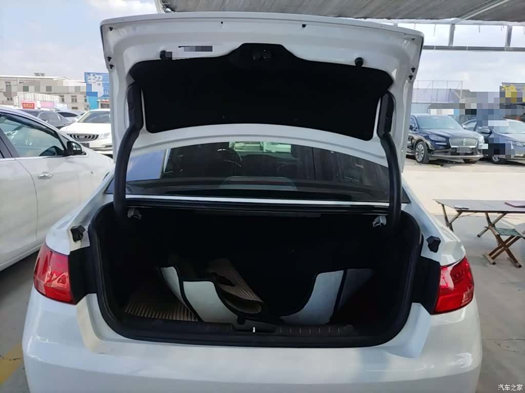 Geely Emgrand, 2021 19