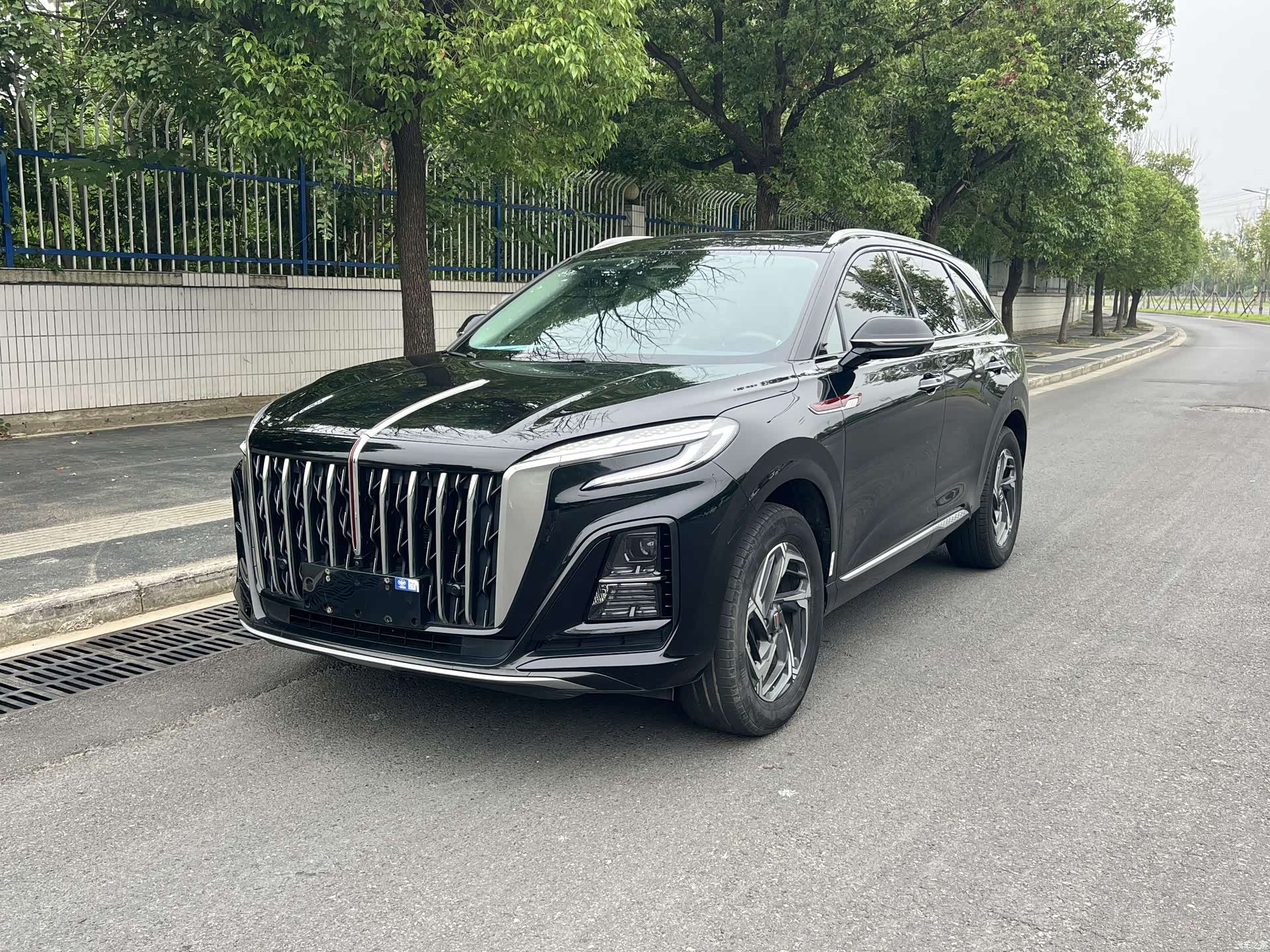 Hongqi HS3, 2024 1