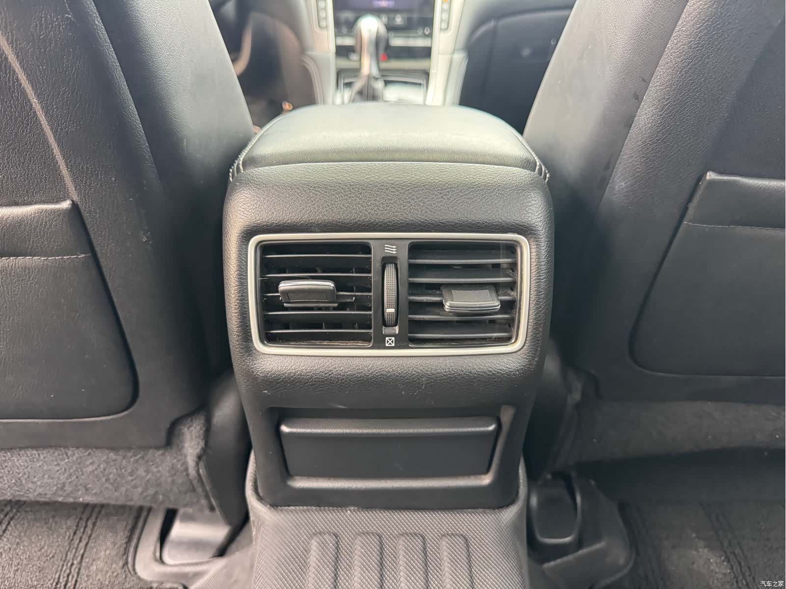 Infiniti Q50L, 2015 12