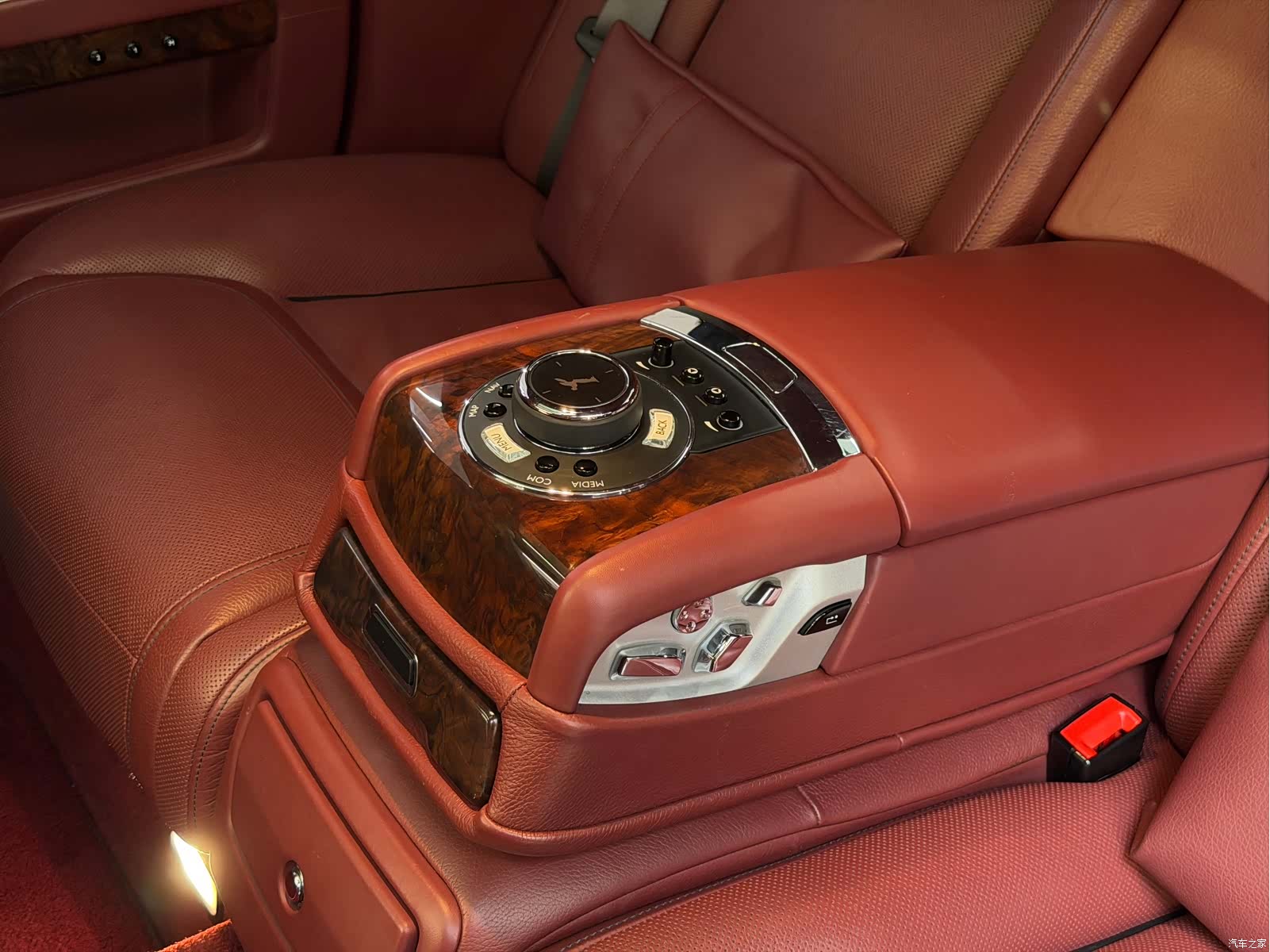 Rolls-Royce Ghost, 2018 8