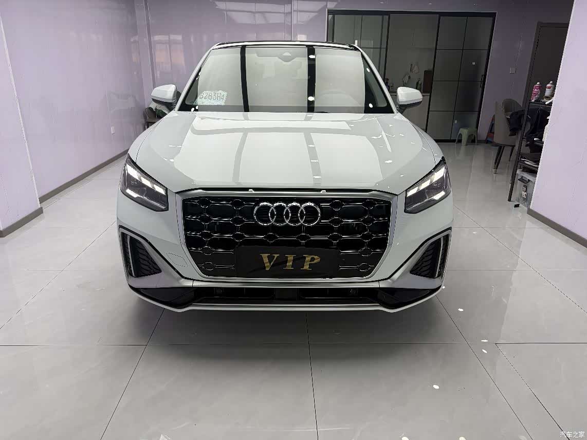 Audi Q2L, 2023 2