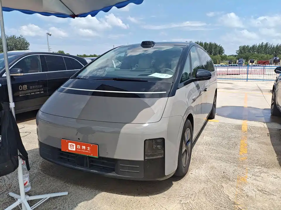 Li Auto Ideal MEGA Li Auto Ideal MEGA