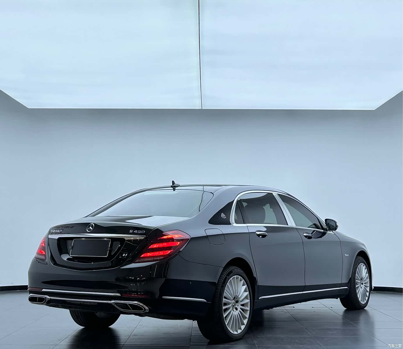 Maybach S-Class, 2018 3